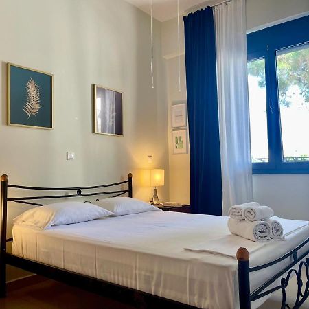 Appartamento 100 Meters From The Sea Xylokastro Esterno foto