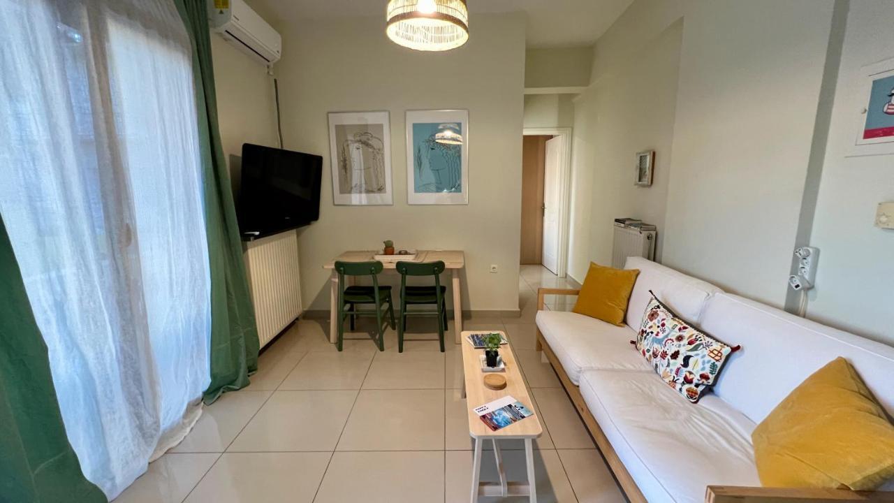 Appartamento 100 Meters From The Sea Xylokastro Esterno foto