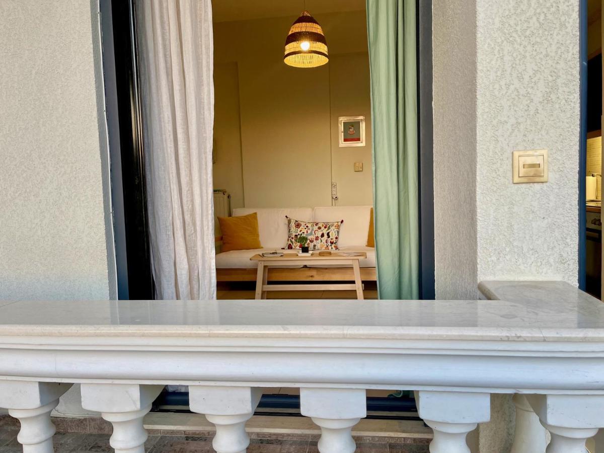 Appartamento 100 Meters From The Sea Xylokastro Esterno foto
